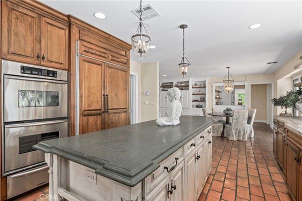 Dining room, Interior, Kitchen, Pendant Lights, Recessed Lighting, Stainless Steel Appliances