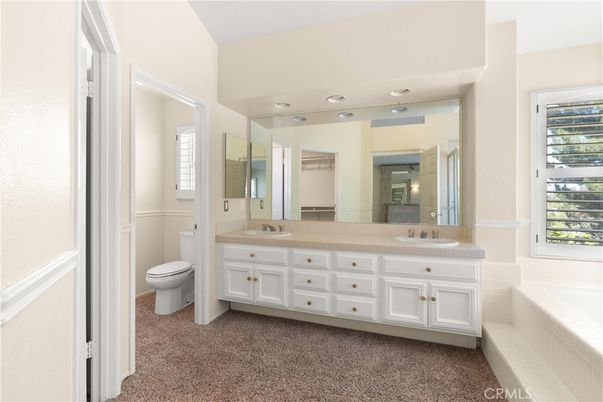 Bathroom, Dual Sink Vanities, Interior, Recessed Lighting