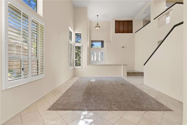 Empty room, Interior, Pendant Lights