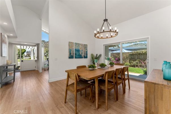 Chandelier, Dining room, Interior, Recessed Lighting, Wood Texture Flooring