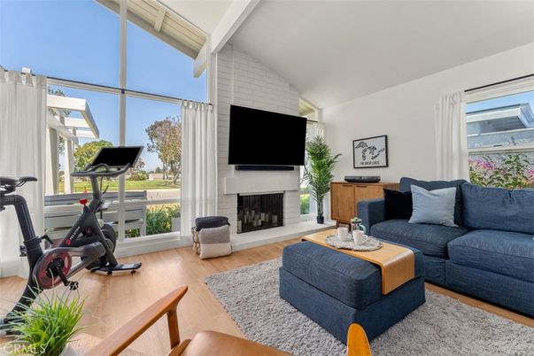 Fireplace, Fitness Equipment, Interior, Living room, Wood Texture Flooring