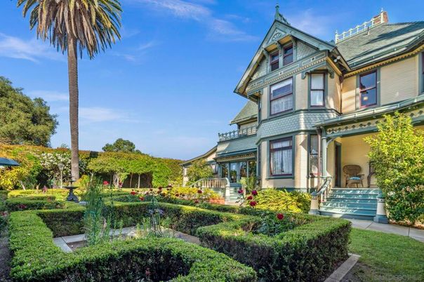 Backyard, Exterior, Facade, Queen Anne Victorian
