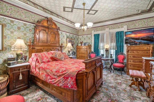 Bedroom, Chandelier, Interior, Pendant Lights