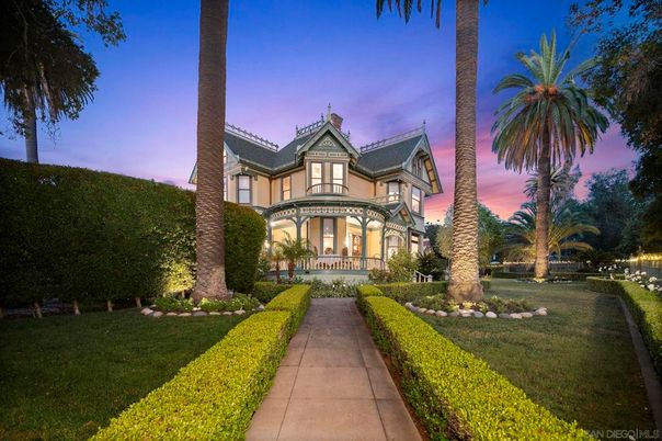 Backyard, Exterior, Facade, Tudor Revival