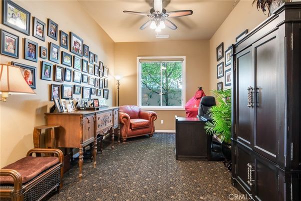 Home Office, Interior