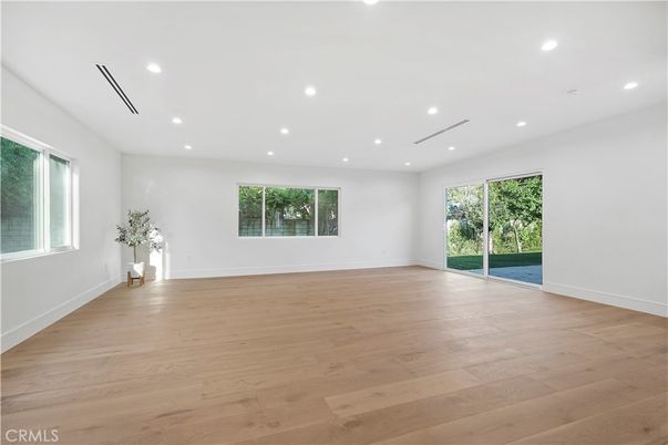 Empty room, Interior, Recessed Lighting, Wood Texture Flooring