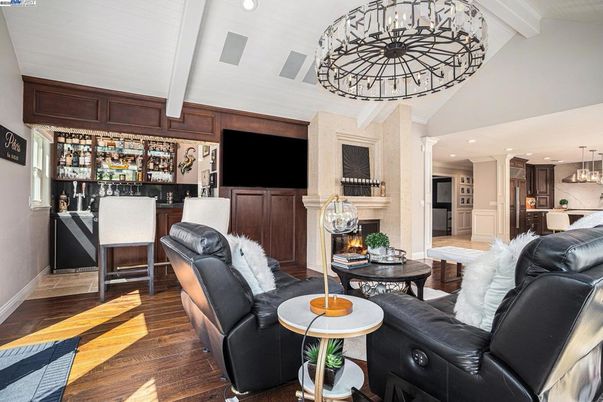 Fireplace, Interior, Living room, Pendant Lights, Recessed Lighting, Wood Texture Flooring