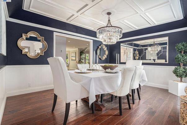 Chandelier, Dining room, Interior, Recessed Lighting, Wood Texture Flooring