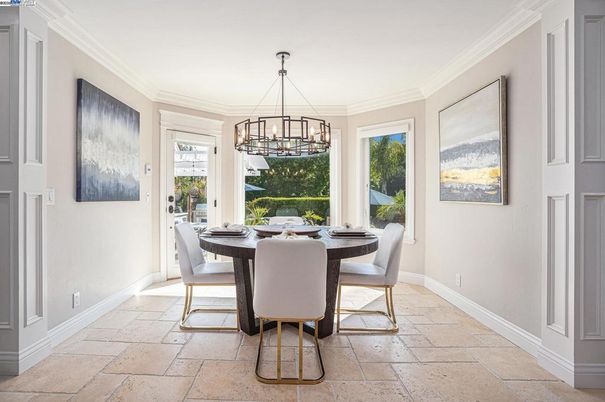 Chandelier, Dining room, Interior, Pendant Lights