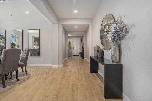 Interior, Recessed Lighting, Wood Texture Flooring