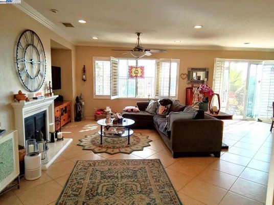 Fireplace, Interior, Living room, Recessed Lighting