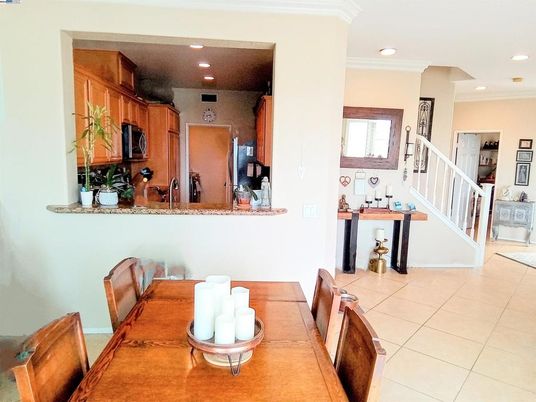 Dining room, Interior, Recessed Lighting