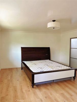 Bedroom, Interior, Pendant Lights, Wood Texture Flooring