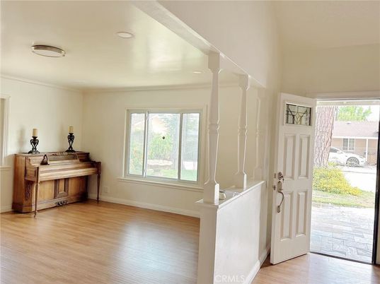 Interior, Piano, Recessed Lighting, Wood Texture Flooring