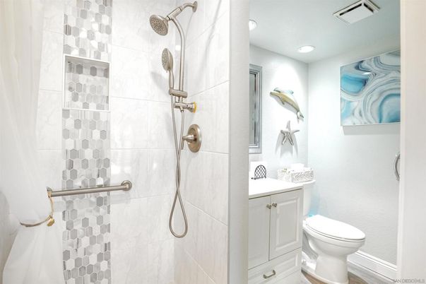 Bathroom, Interior, Recessed Lighting