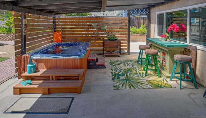 Exterior, Hot Tub