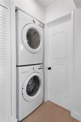 Interior, Utility Closets, Washer, Wood Texture Flooring
