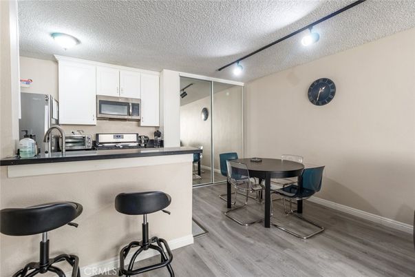 Dining room, Interior, Kitchen, Stainless Steel Appliances, Wood Texture Flooring