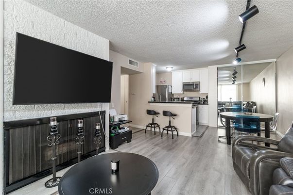 Dining room, Interior, Kitchen, Stainless Steel Appliances, Wood Texture Flooring