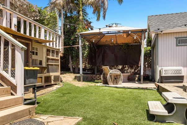 Backyard, Exterior