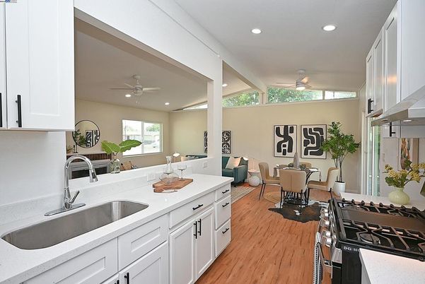 Dining room, Interior, Kitchen, Recessed Lighting, Wood Texture Flooring