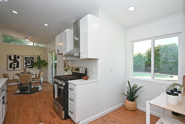 Dining room, Interior, Kitchen, Recessed Lighting, Wood Texture Flooring