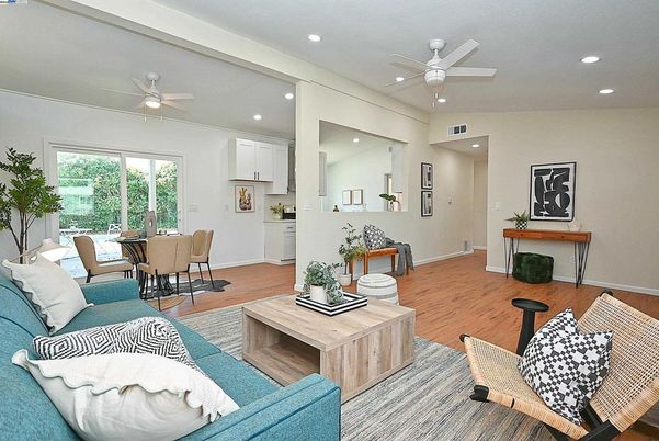 Dining room, Interior, Living room, Recessed Lighting, Wood Texture Flooring