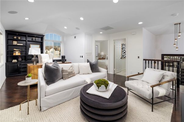 Interior, Living room, Pendant Lights, Recessed Lighting, Wood Texture Flooring
