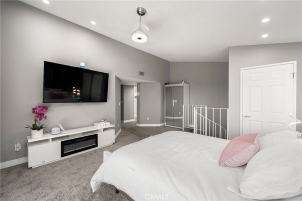 Bedroom, Interior, Pendant Lights, Recessed Lighting