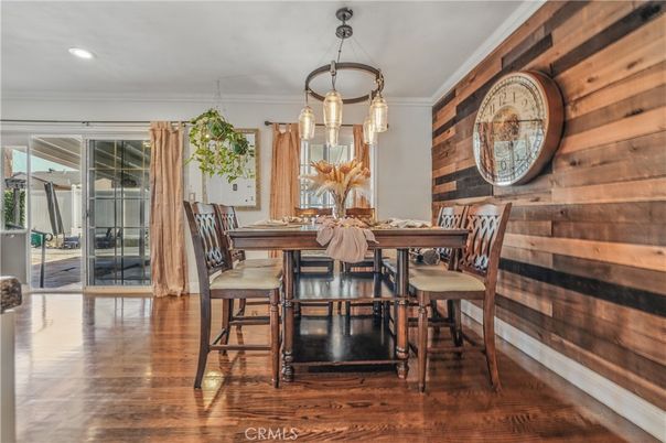 Dining room, Interior, Pendant Lights, Recessed Lighting, Wood Texture Flooring, Wooden Walls