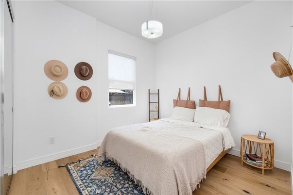 Bedroom, Interior, Pendant Lights, Wood Texture Flooring