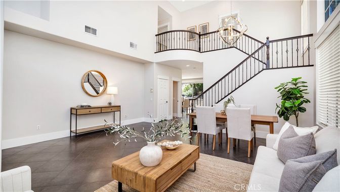 Chandelier, Dining room, Interior, Living room, Recessed Lighting