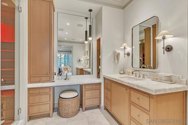 Bathroom, Interior, Pendant Lights, Recessed Lighting