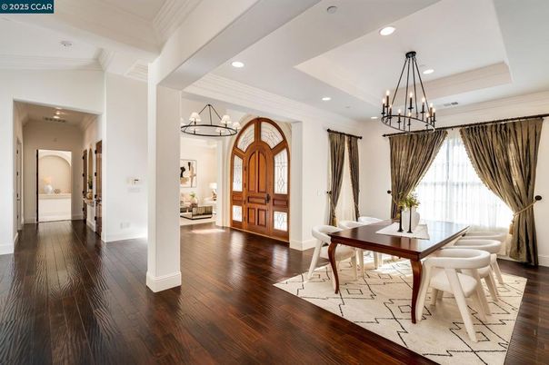 Chandelier, Dining room, Interior, Recessed Lighting, Wood Texture Flooring