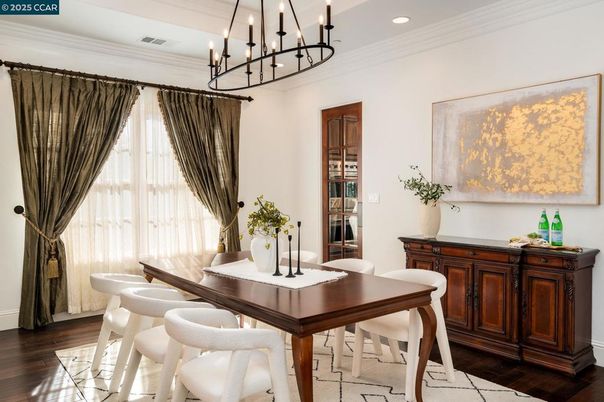 Chandelier, Dining room, Interior, Recessed Lighting, Wood Texture Flooring