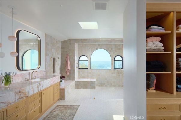 Bathroom, Dual Sink Vanities, Interior, Water