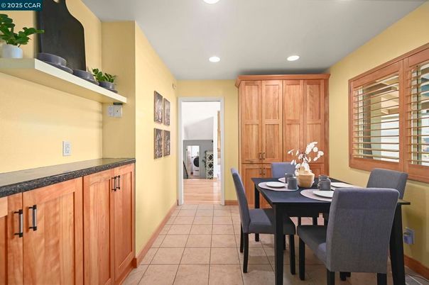 Dining room, Interior, Recessed Lighting