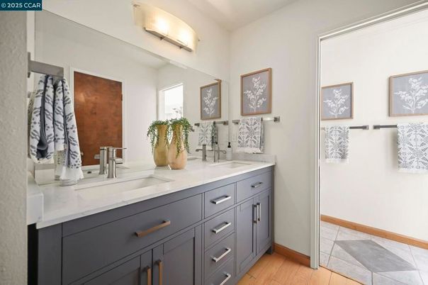 Bathroom, Dual Sink Vanities, Interior, Wood Texture Flooring