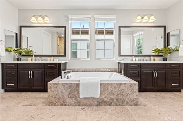Bathroom, Dual Sink Vanities, Interior