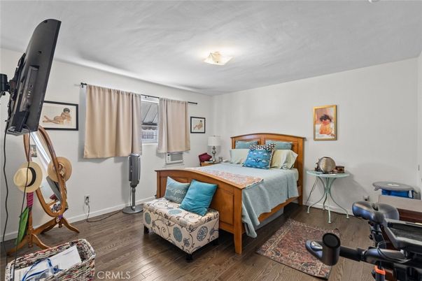 Bedroom, Fitness Equipment, Interior, Wood Texture Flooring