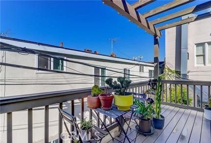 Exterior, Wood Texture Flooring