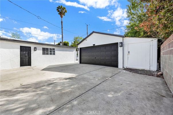 Detached Garage, Exterior