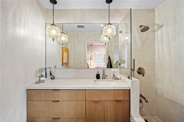 Bathroom, Dual Sink Vanities, Interior, Pendant Lights
