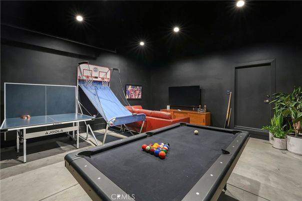 Billiard Table, Game Room, Interior