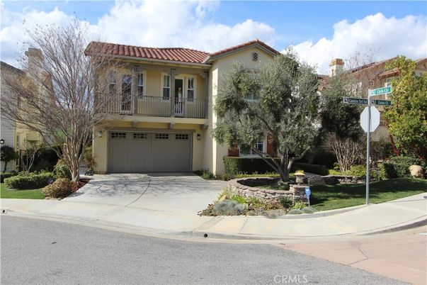 Attached, Exterior, Facade, Mediterranean