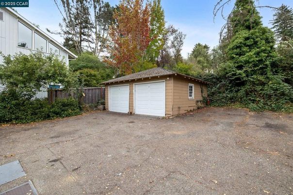 Backyard, Detached Garage, Exterior