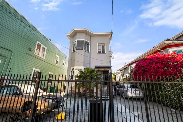 Exterior, Facade, None