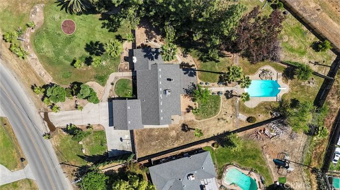 Exterior, Drone
