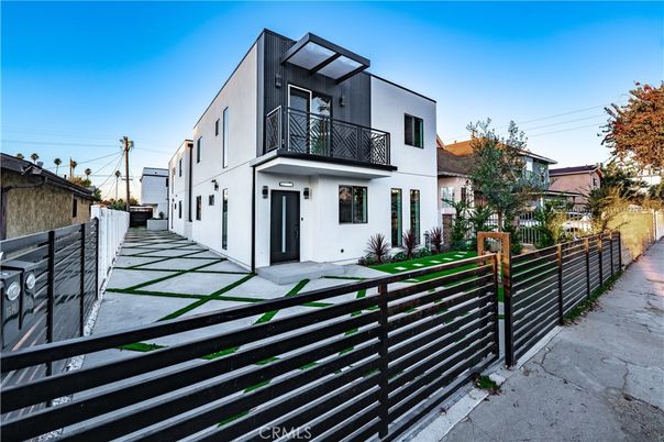Backyard, Exterior, Facade, Modern