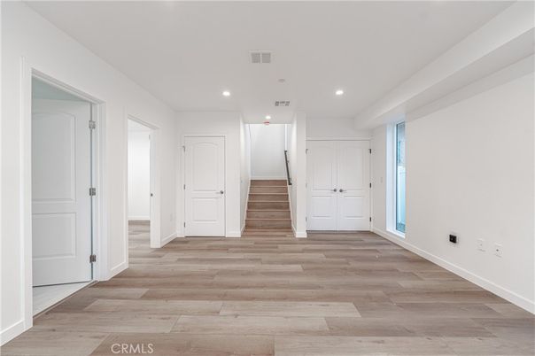 Empty room, Interior, Recessed Lighting, Wood Texture Flooring